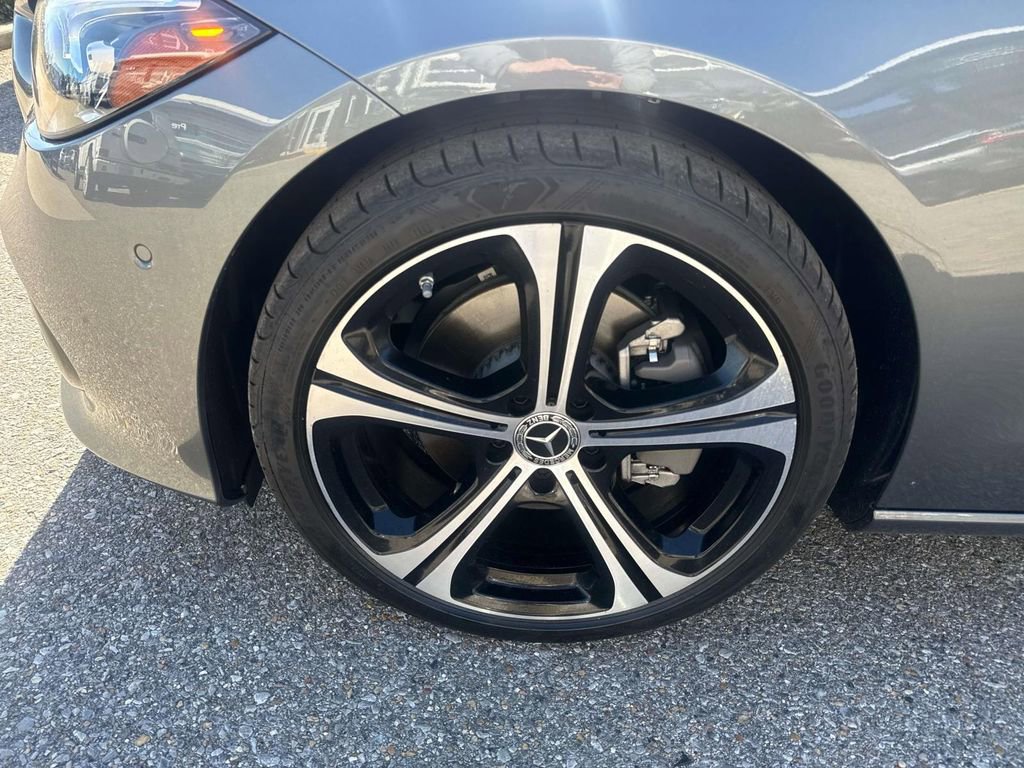 Used 2024 Mercedes-Benz C 300 Sedan image 4