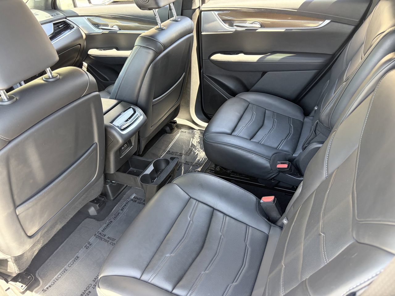 Certified 2023 Cadillac XT6 Sport w/ Platinum Package AWD/4WD image 17