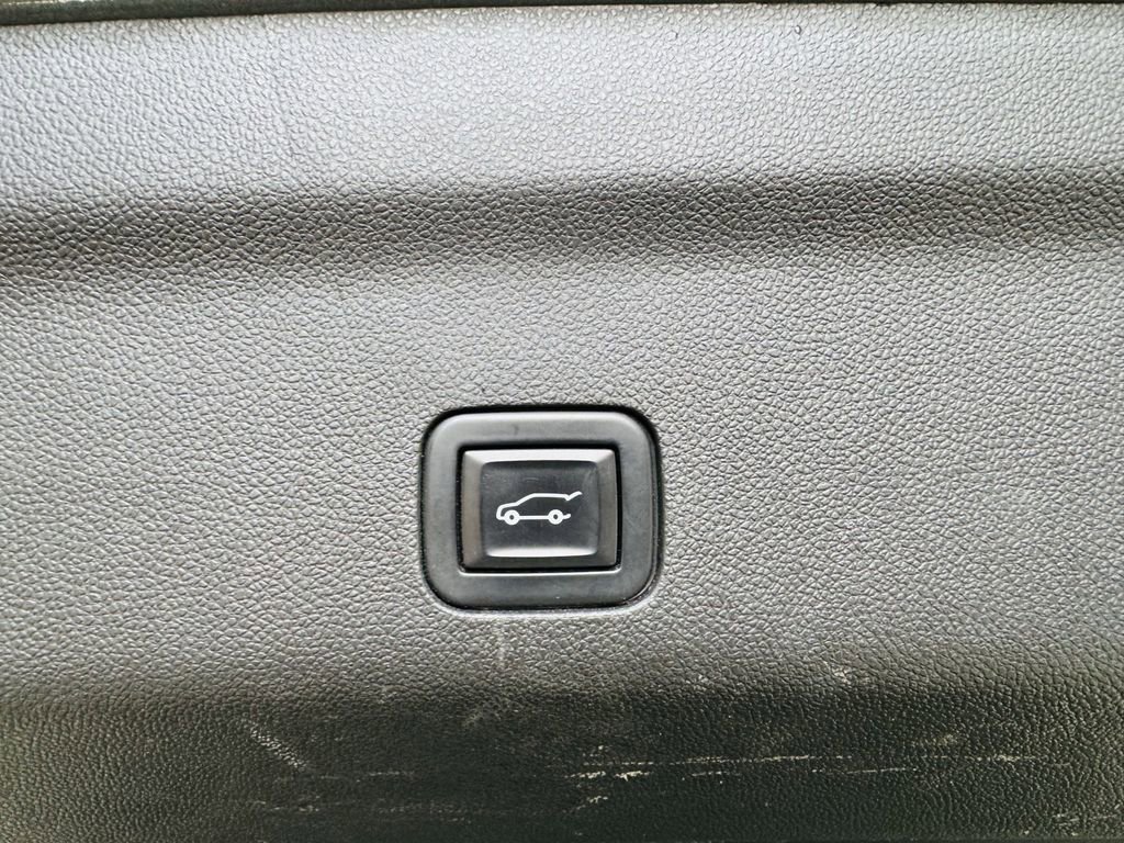 Used 2021 Chevrolet Tahoe High Country RWD image 31
