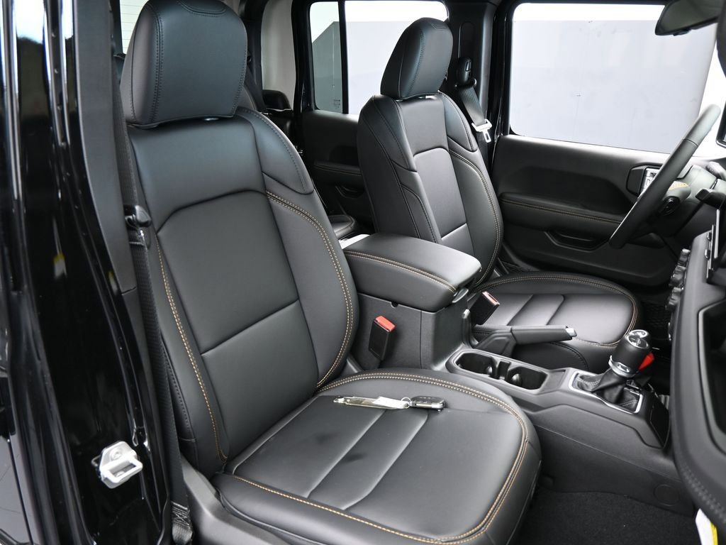 Used 2024 Jeep Gladiator Sport w/ Premium Package image 46
