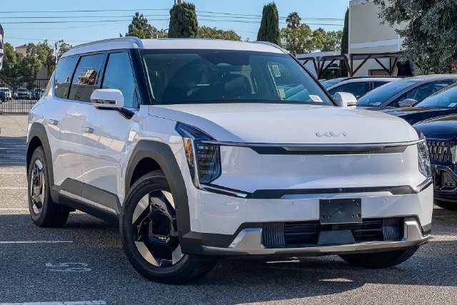 New 2026 Kia EV9 Wind AWD/4WD image 2