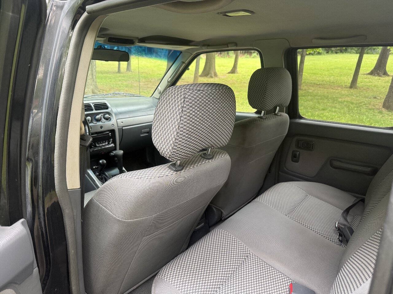 Used 2002 Nissan Frontier SE AWD/4WD image 62