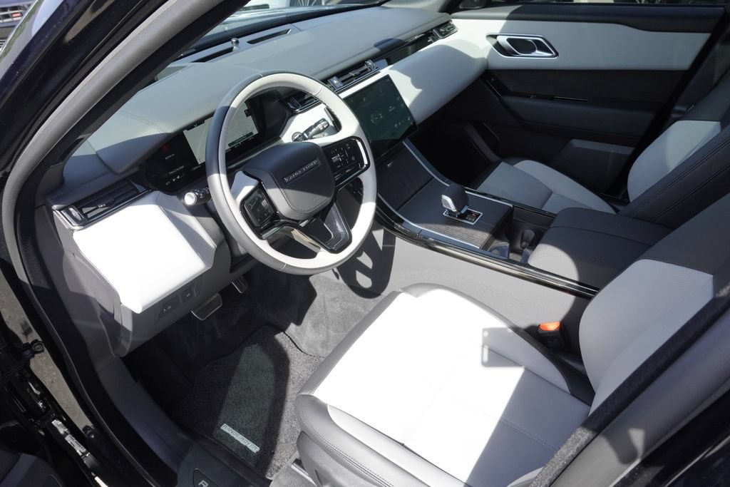 Used 2026 Land Rover Range Rover Velar Dynamic SE AWD/4WD image 18