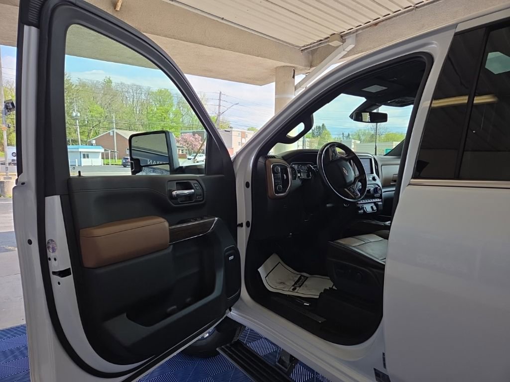 Used 2022 Chevrolet Silverado 3500 High Country w/ Safety Package II AWD/4WD image 14