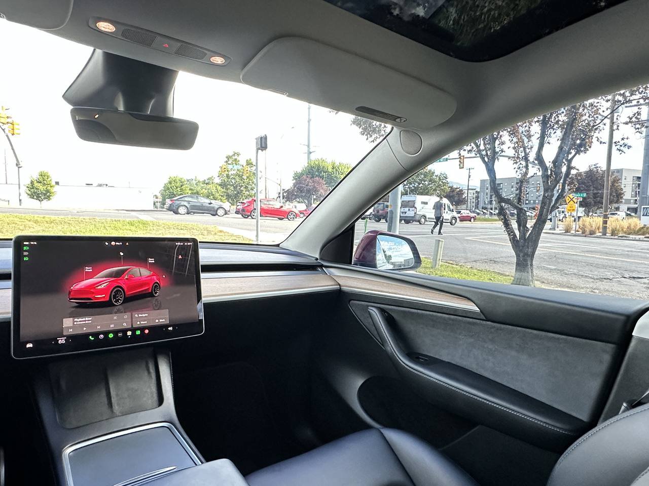 Used 2025 Tesla Model Y Performance AWD/4WD image 31