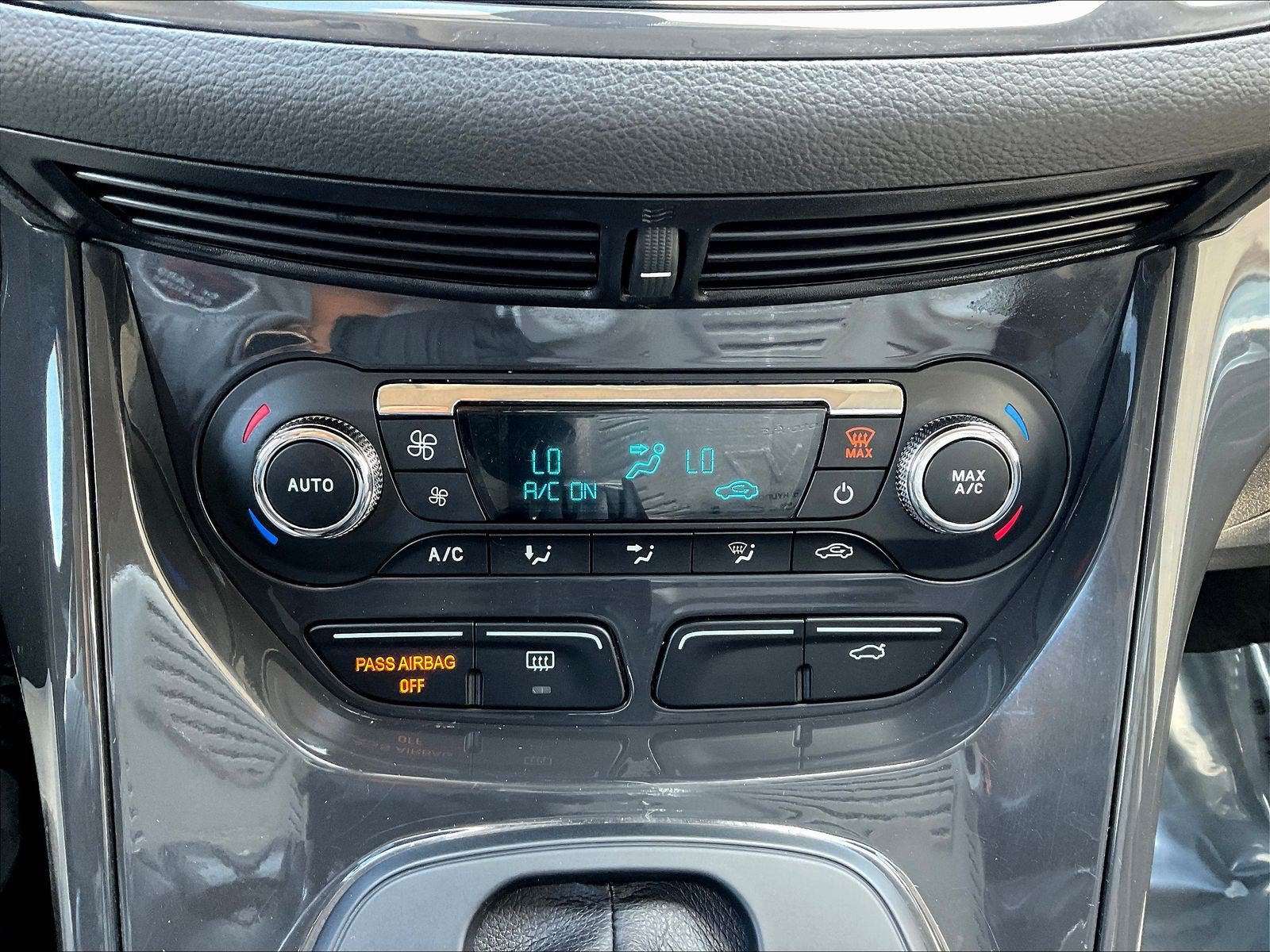 Used 2015 Ford Escape Titanium FWD image 15