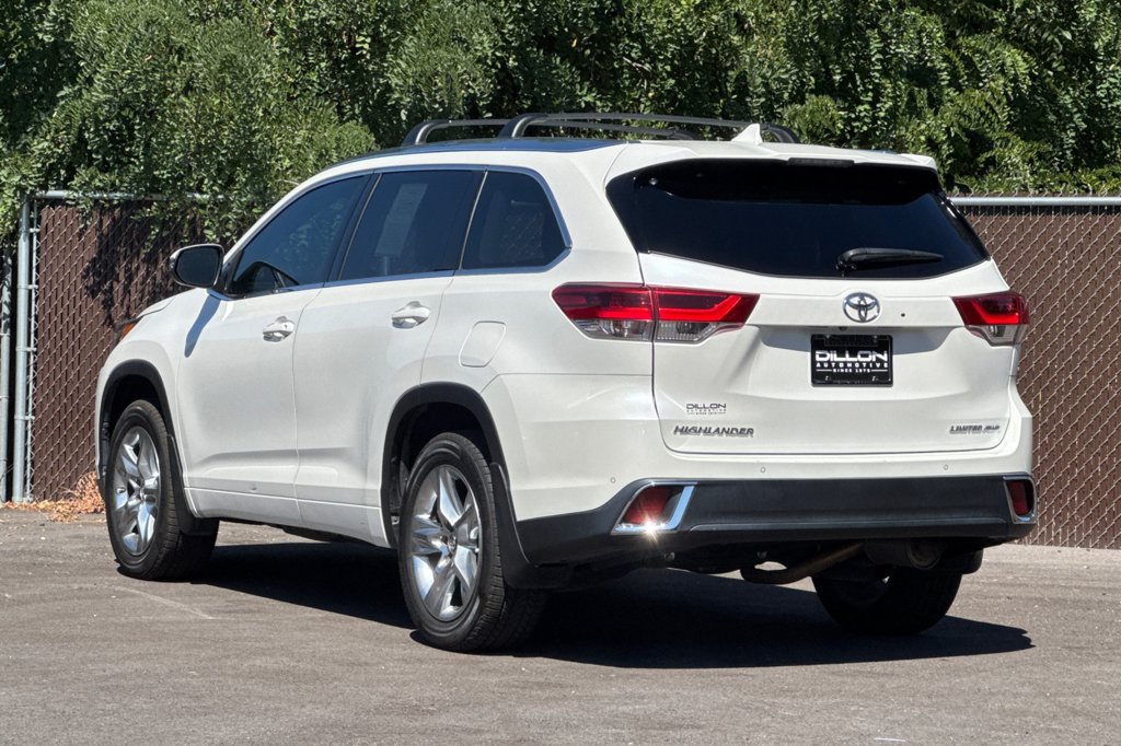 Used 2019 Toyota Highlander Limited AWD/4WD image 9