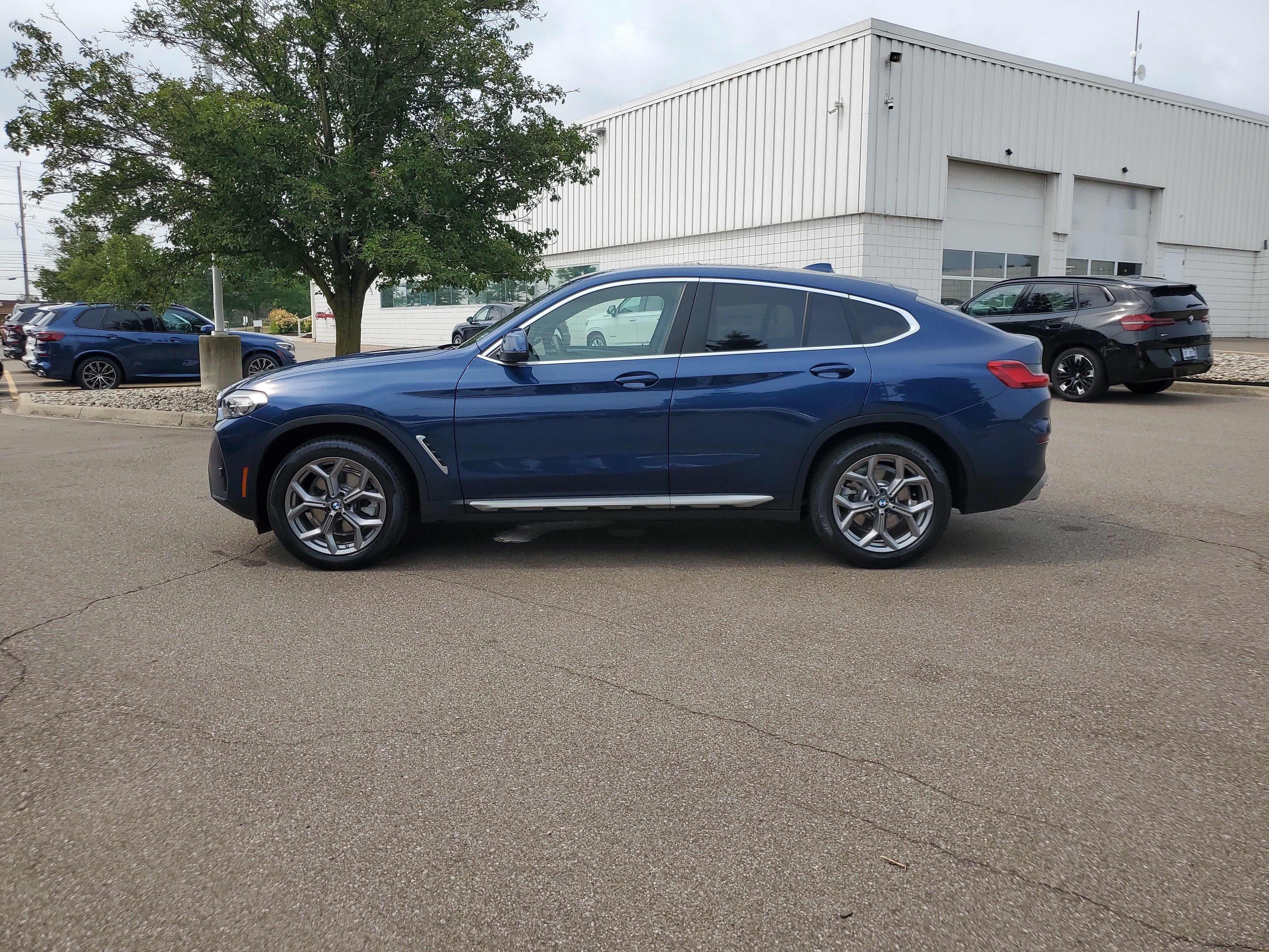 Used 2023 BMW X4 xDrive30i w/ Premium Package AWD/4WD video 2
