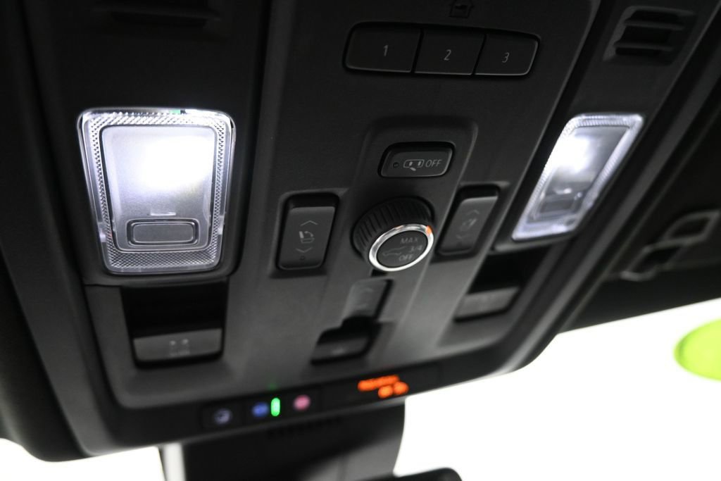 Used 2023 GMC Yukon Denali AWD/4WD image 37
