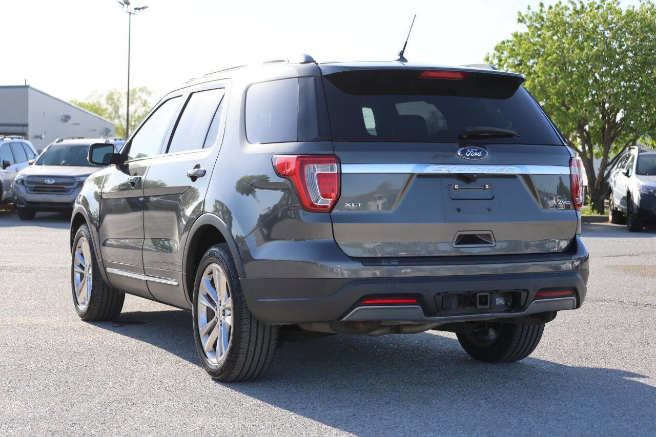 Used 2019 Ford Explorer XLT w/ Equipment Group 202A AWD/4WD image 11