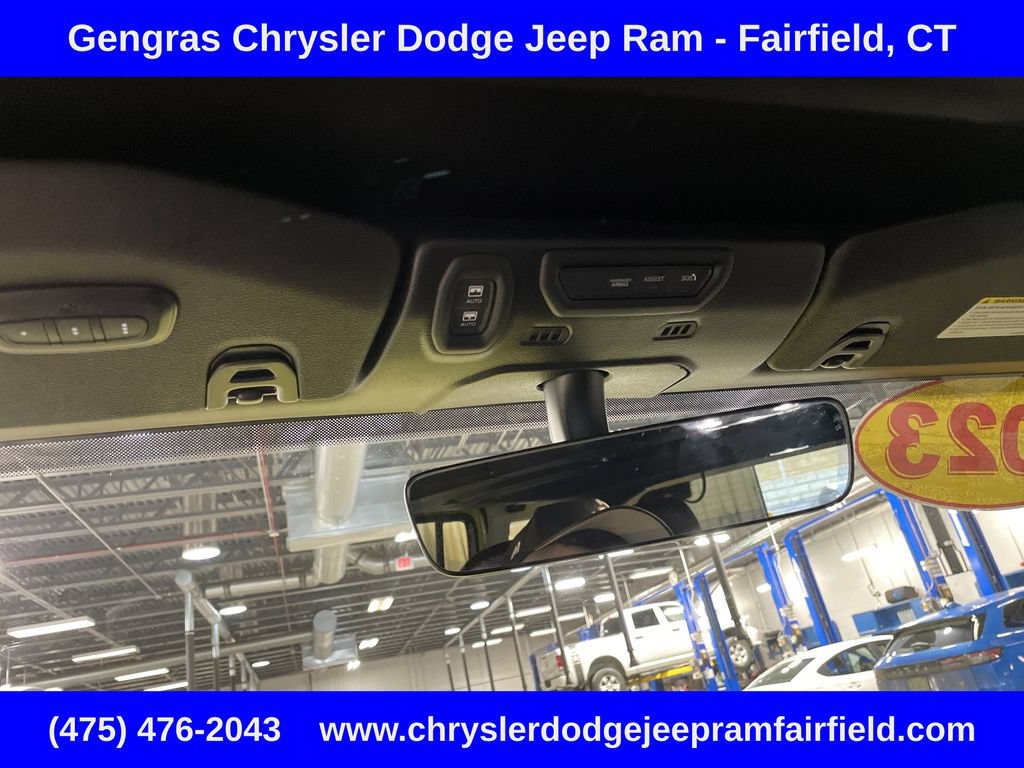 Used 2023 Jeep Wrangler Unlimited Rubicon w/ Cold Weather Group AWD/4WD image 38