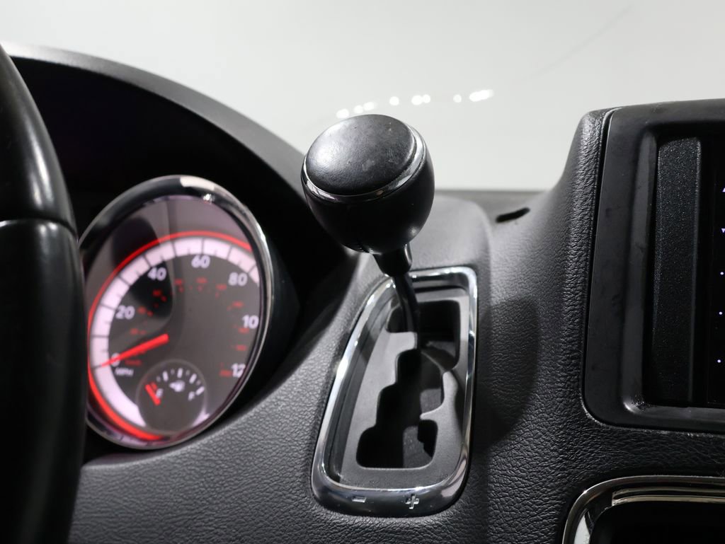 Used 2013 Dodge Grand Caravan SXT w/ UConnect Hands-Free Group image 25
