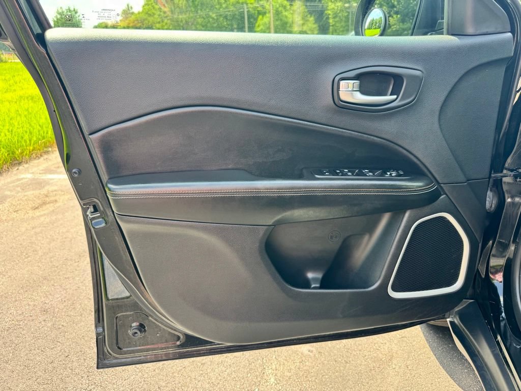 Used 2019 Jeep Compass Latitude w/ Popular Equipment Group AWD/4WD image 22