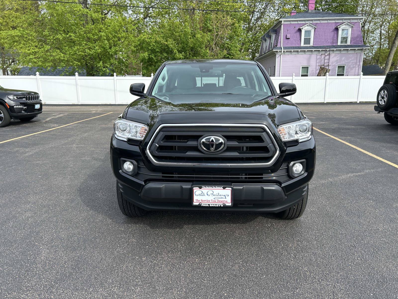 Used 2023 Toyota Tacoma SR5 AWD/4WD image 2