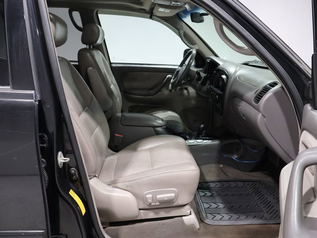 Used 2002 Toyota Sequoia SR5 image 22