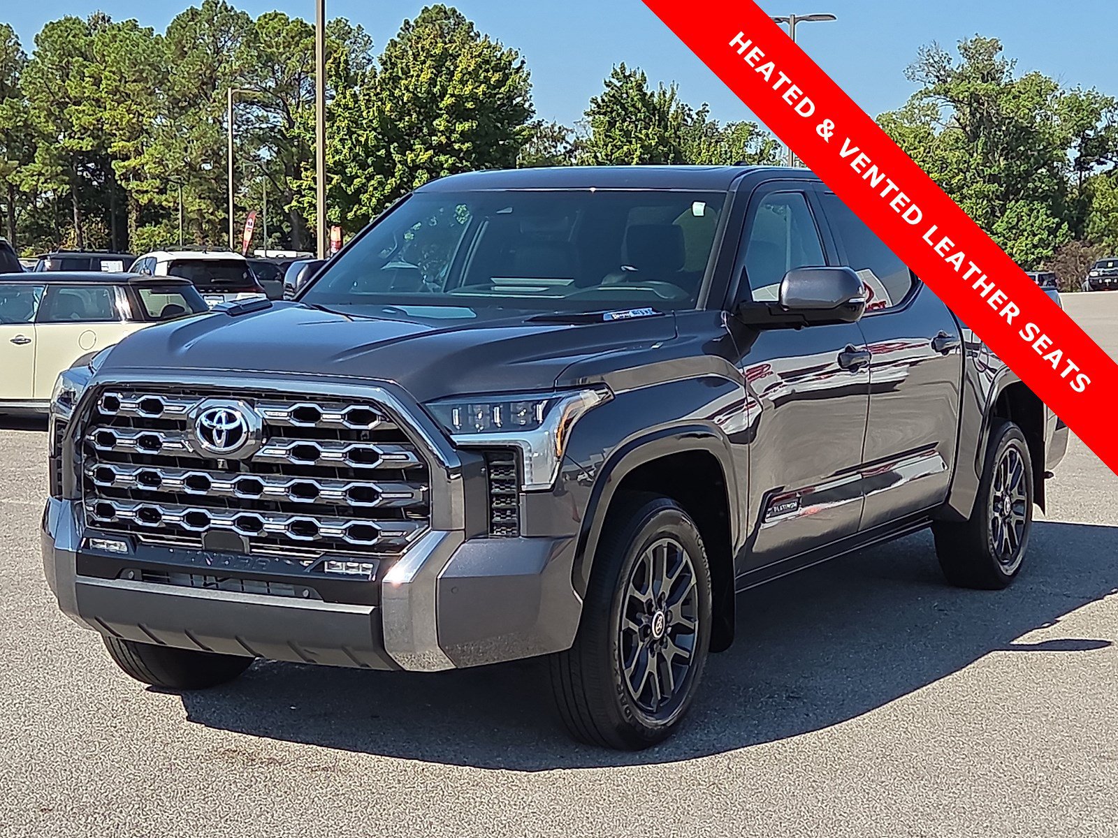 Used 2024 Toyota Tundra Platinum AWD/4WD image 2