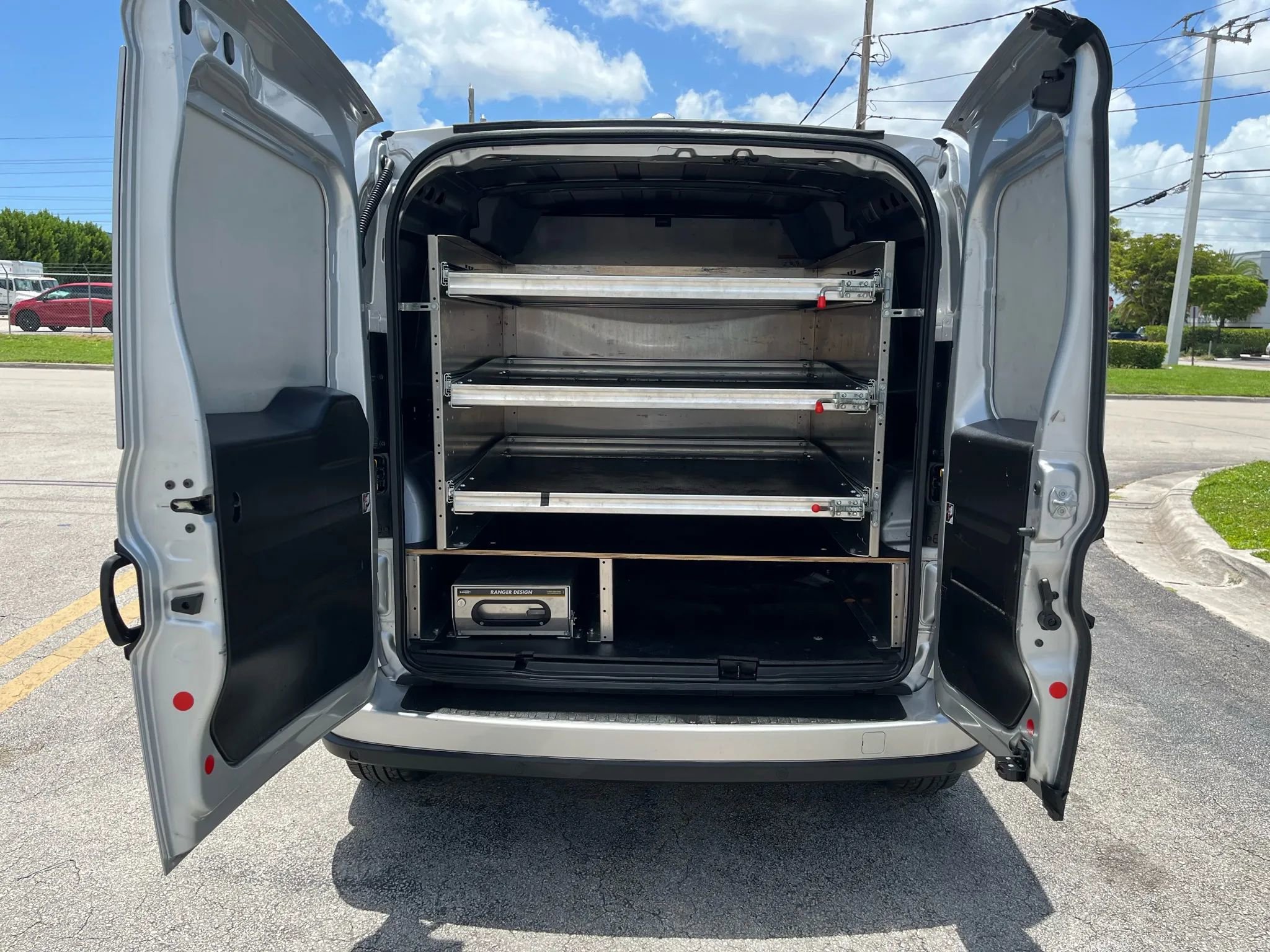 Used 2019 RAM ProMaster City Tradesman SLT image 9