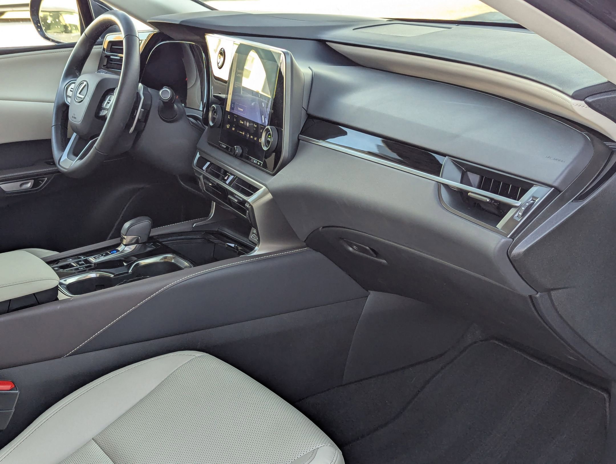 Used 2024 Lexus RX 350 FWD w/ Technology Package image 27