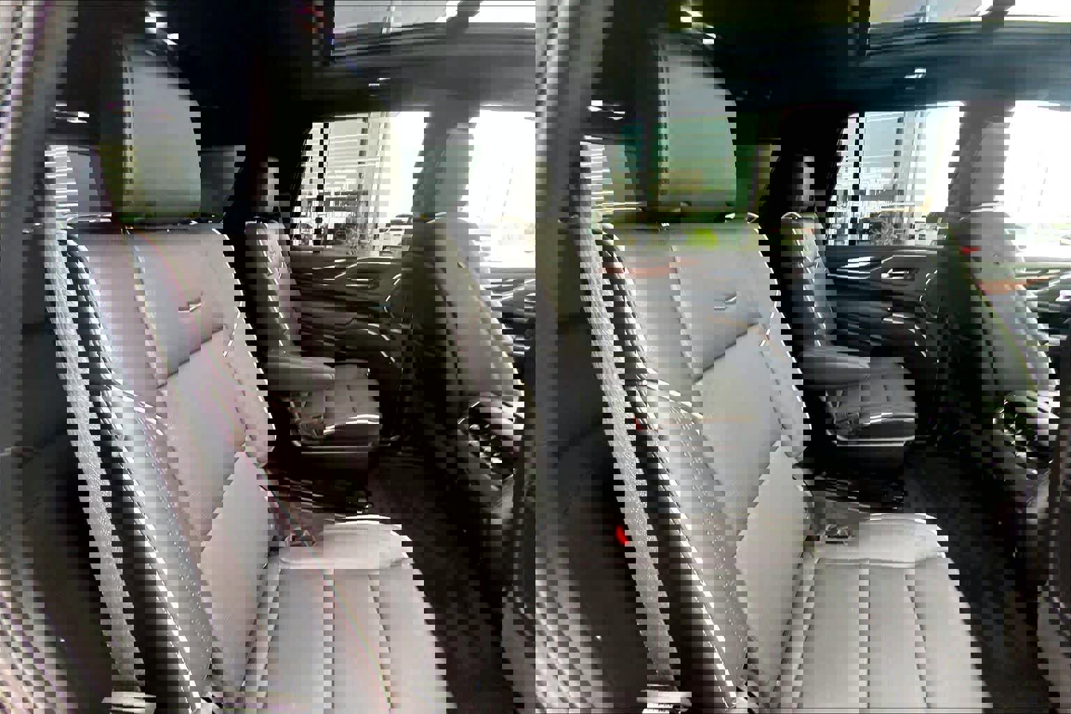 Used 2024 Cadillac Escalade Premium Luxury RWD image 18