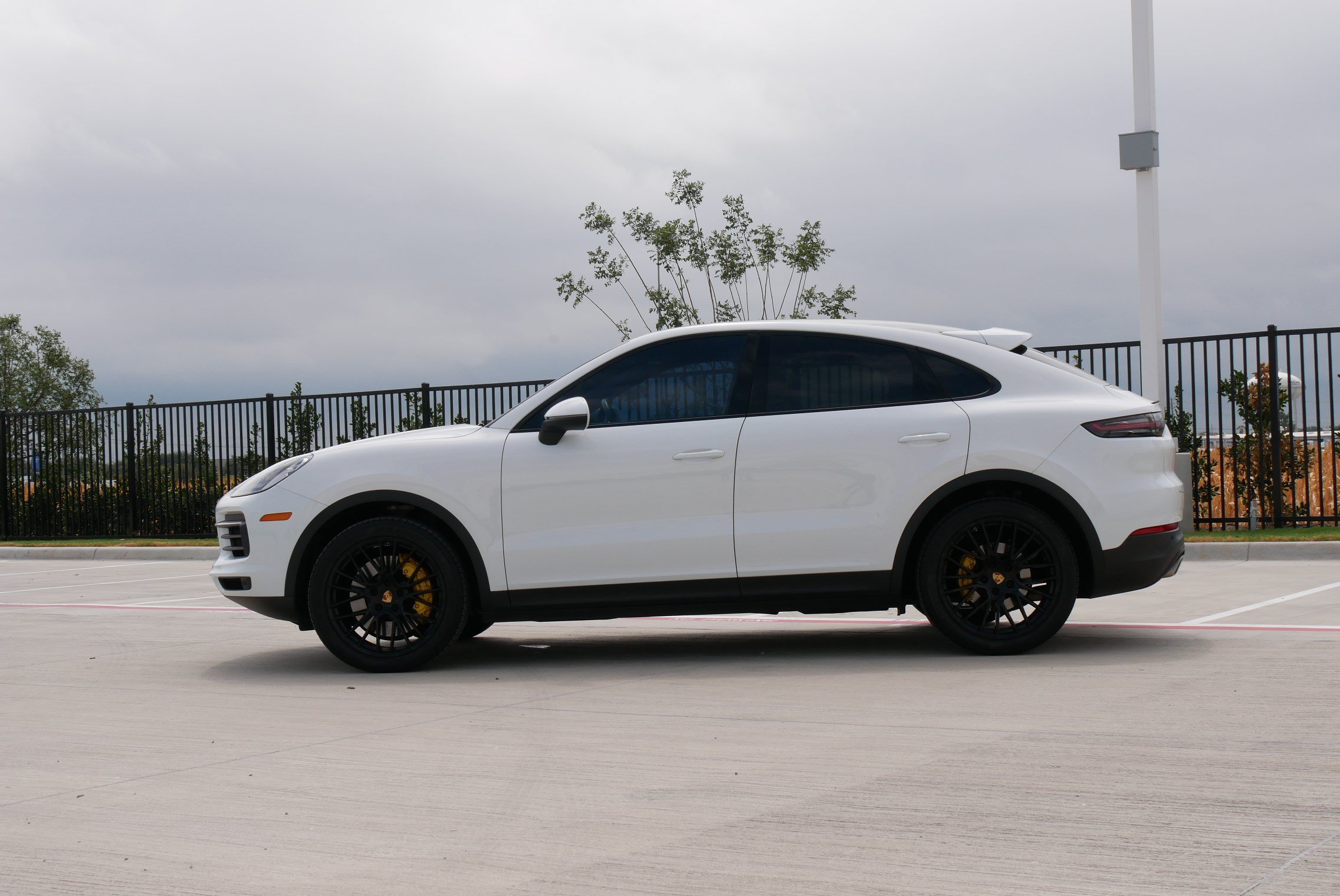 Used 2021 Porsche Cayenne Coupe AWD/4WD image 6