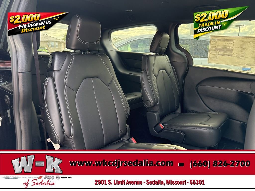 New 2026 Chrysler Pacifica Select image 29