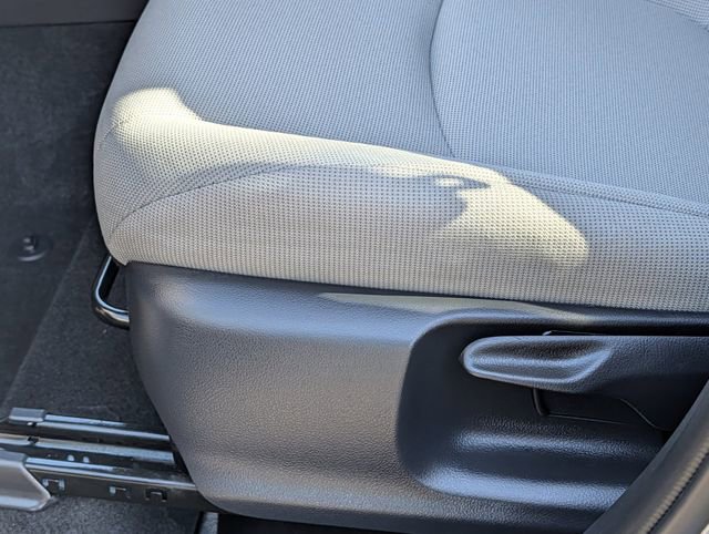 Used 2025 Toyota Corolla Cross L image 24