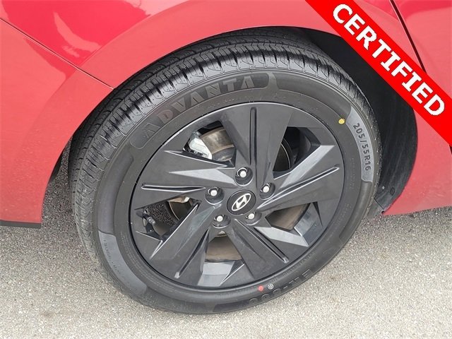Certified 2023 Hyundai Elantra SEL w/ Preferred Accessory Package image 21