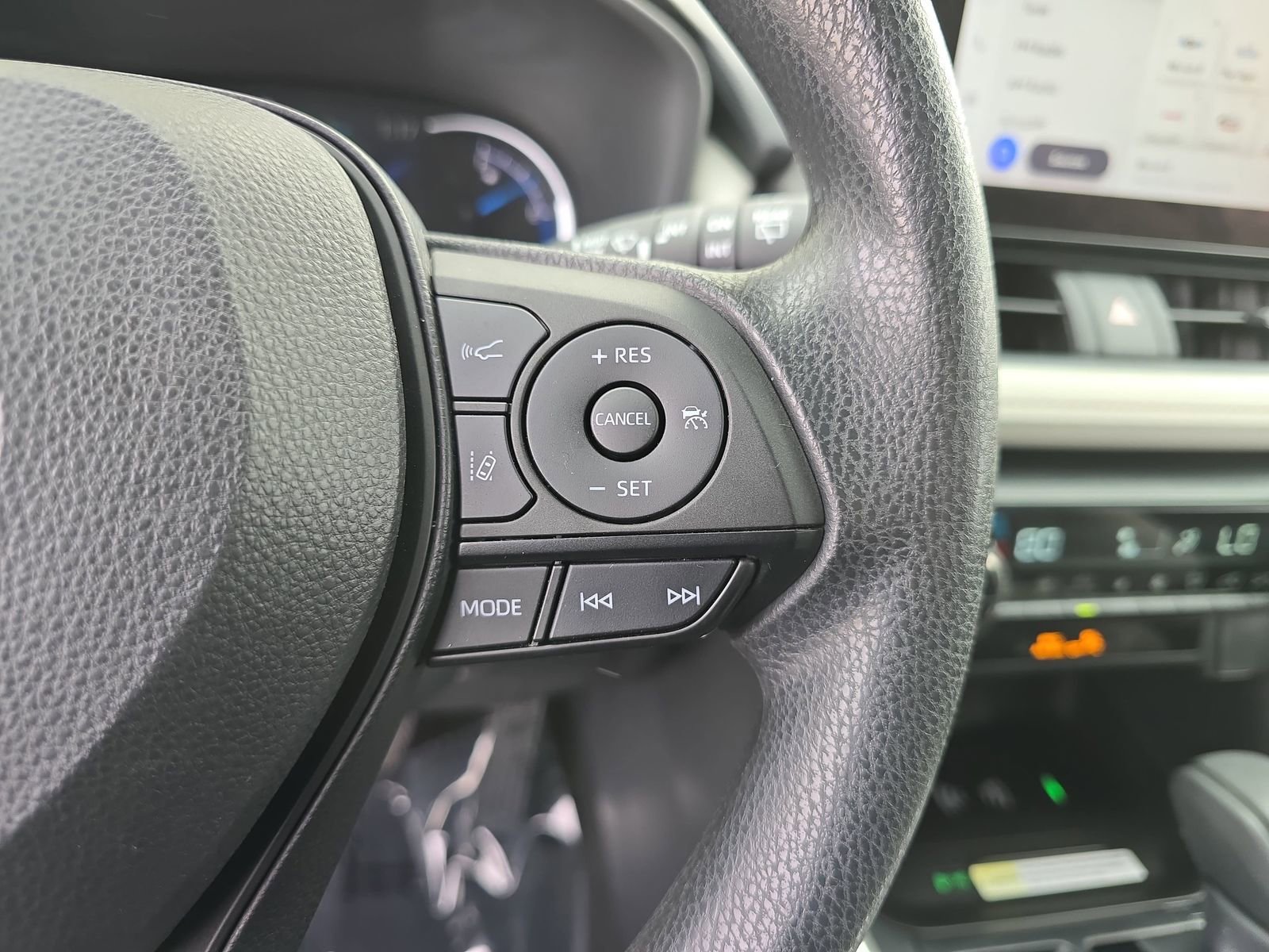 Used 2024 Toyota RAV4 XLE image 23