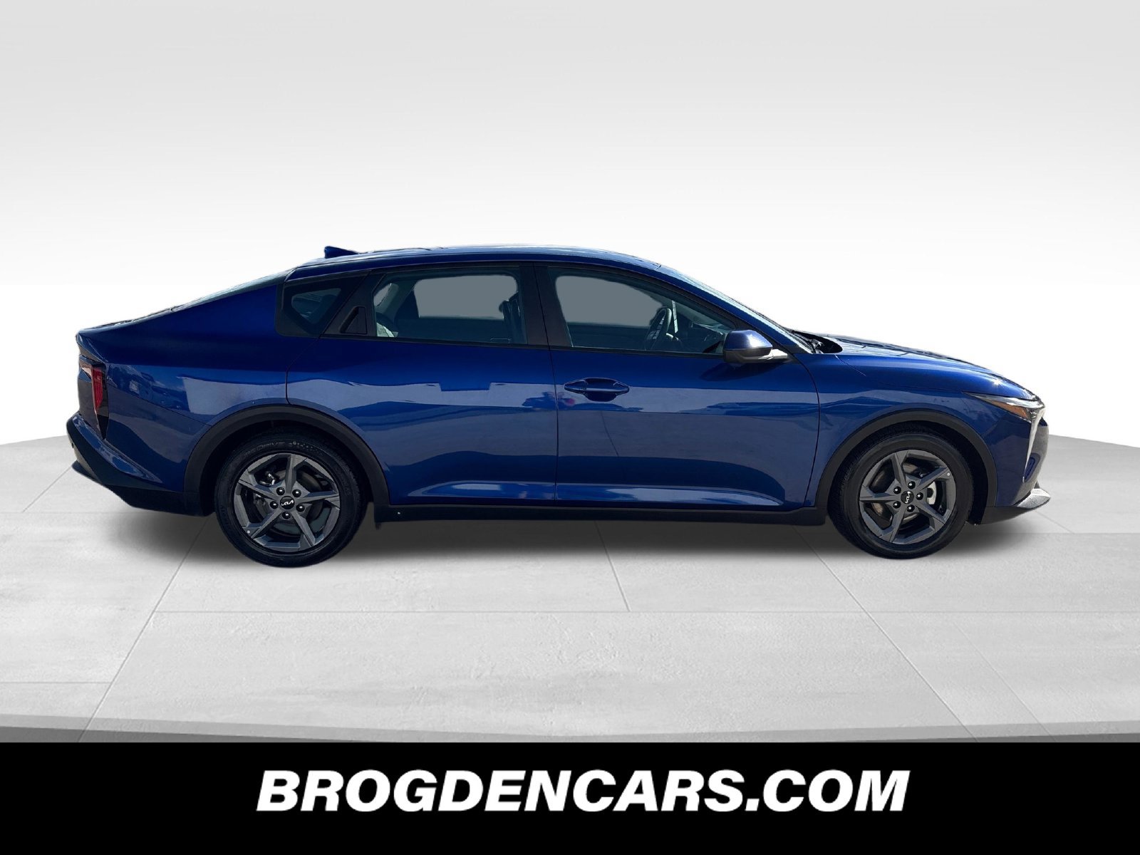 Used 2025 Kia K4 FWD image 2