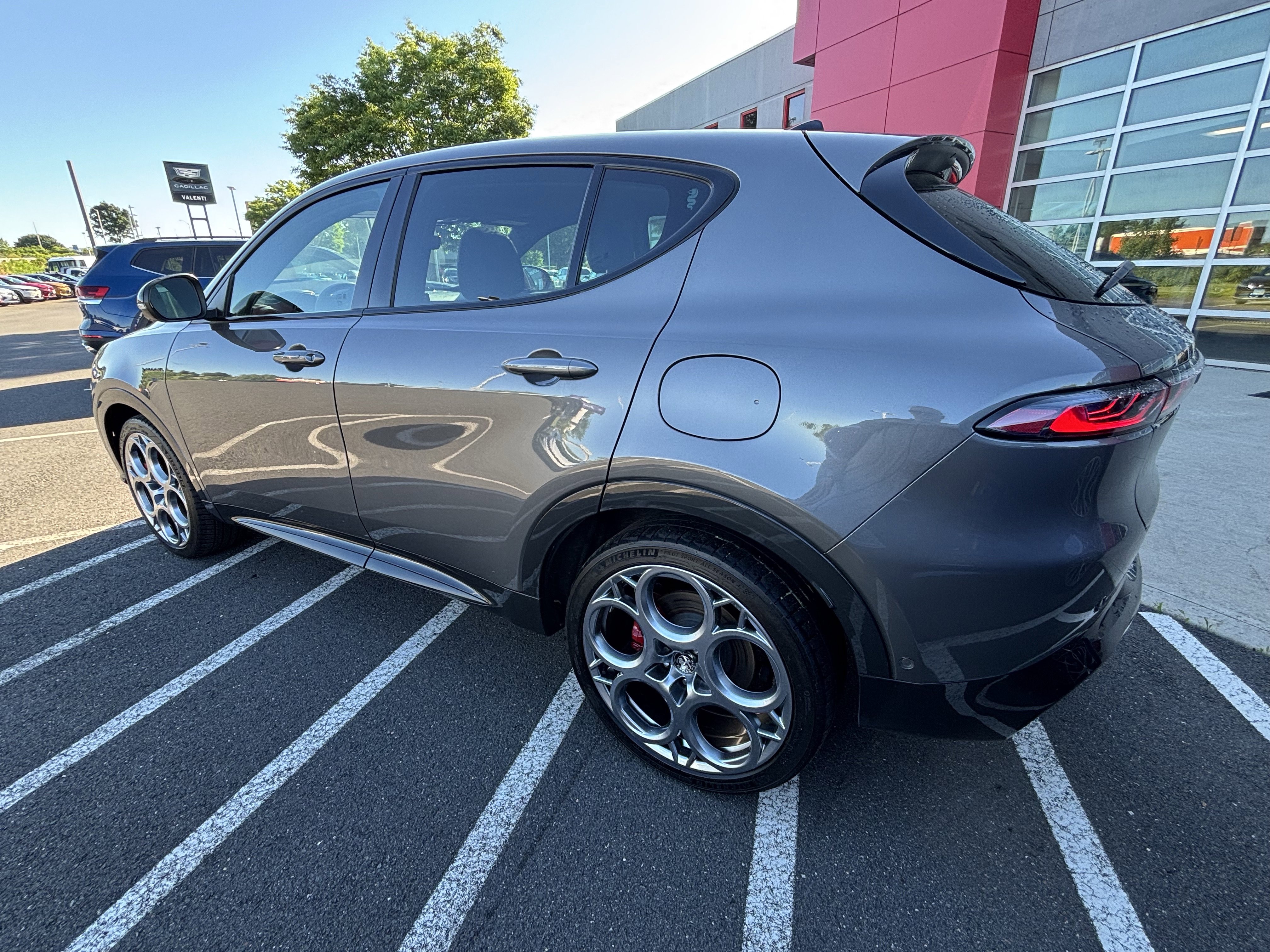 Used 2024 Alfa Romeo Tonale Veloce AWD/4WD image 5
