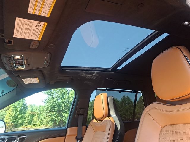 Used 2022 Lincoln Aviator Black Label w/ Dynamic Handling Package AWD/4WD image 14