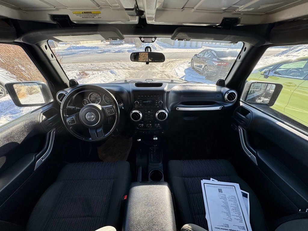 Used 2011 Jeep Wrangler Unlimited Sahara image 11