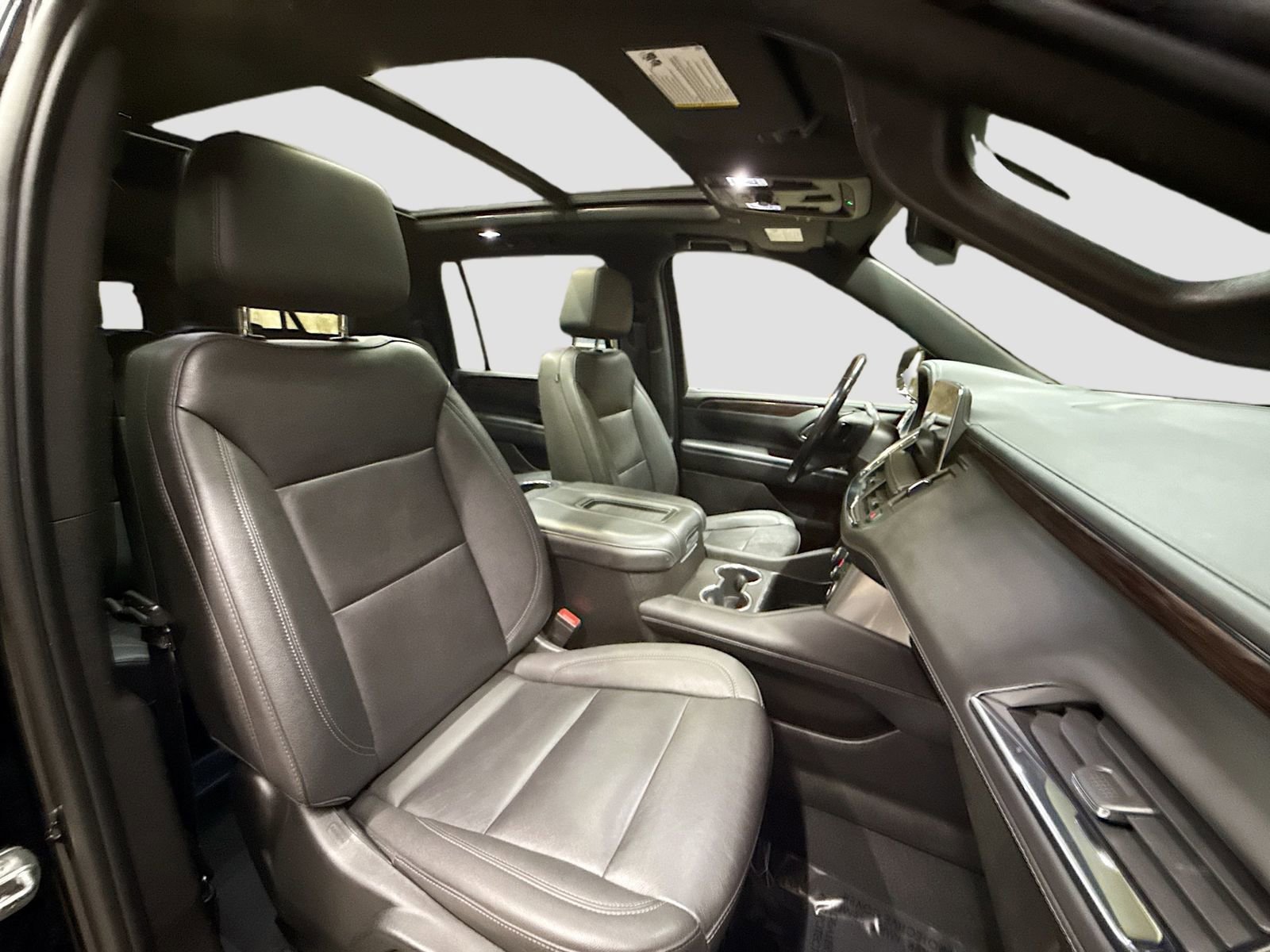 Used 2023 Chevrolet Suburban Z71 w/ Luxury Package image 34