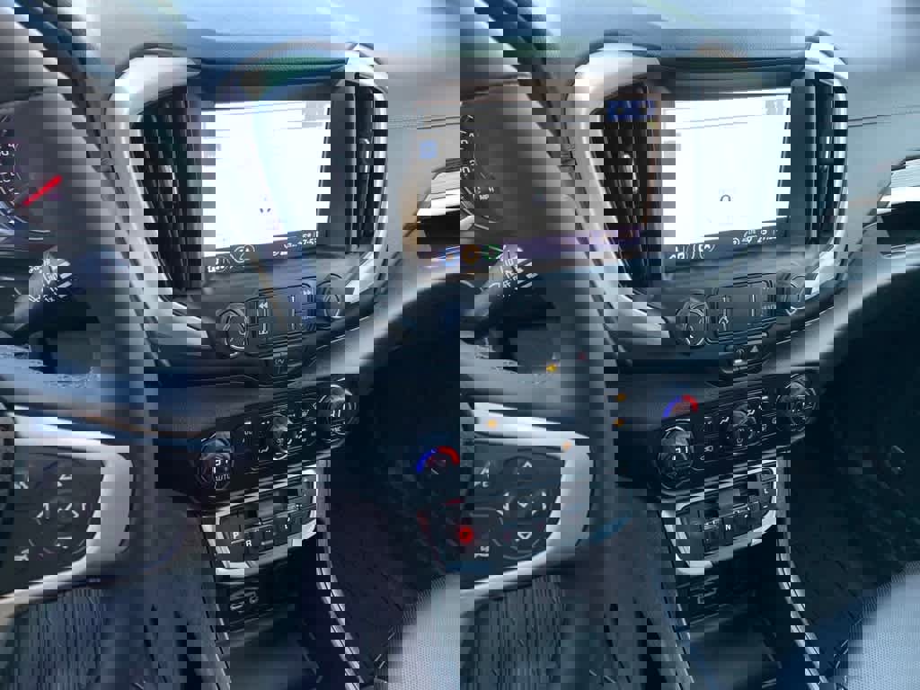 Used 2024 GMC Terrain SLT w/ Infotainment Package II image 27