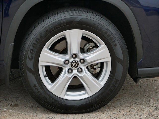 Used 2020 Toyota Highlander LE image 9