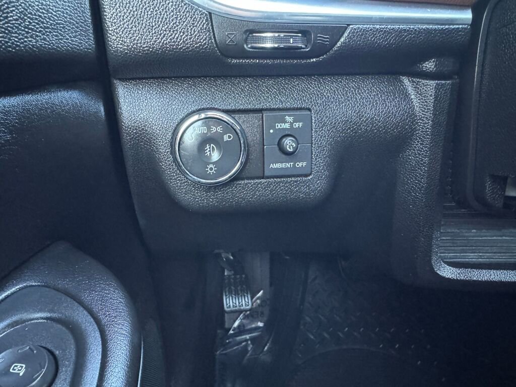 Used 2016 Chevrolet Traverse LT image 33