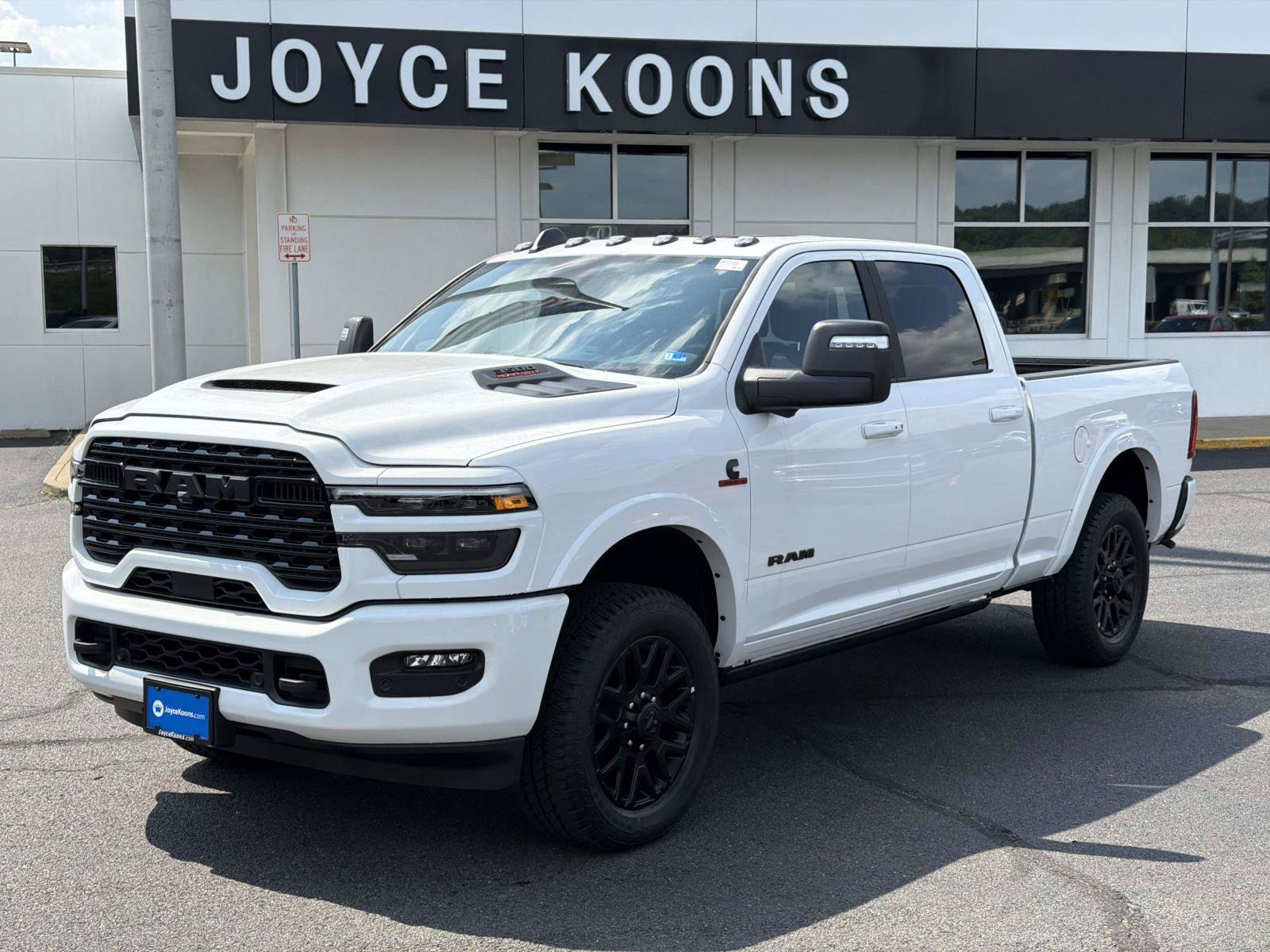 Used 2026 RAM 3500 Limited AWD/4WD image 4