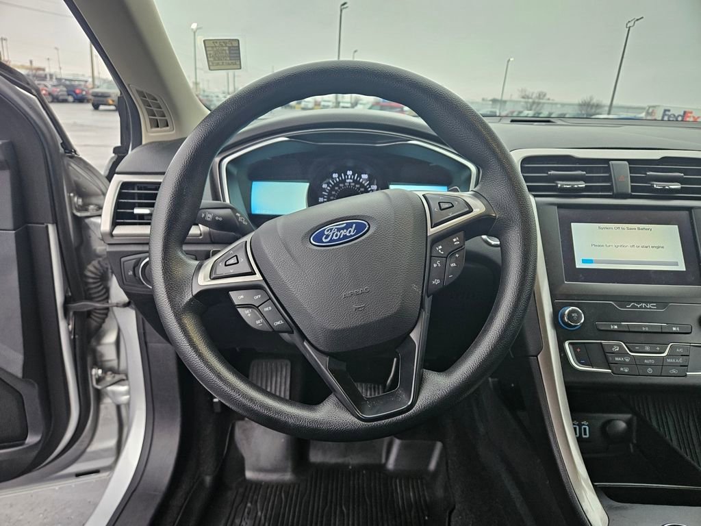 Used 2019 Ford Fusion SE image 16