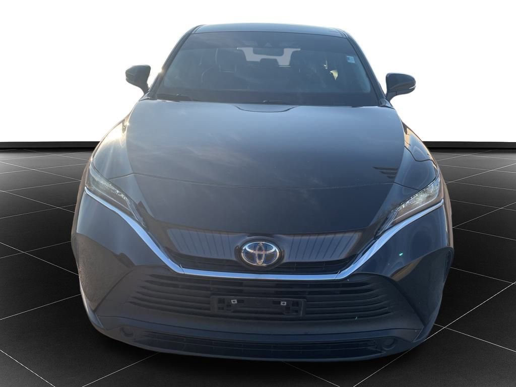 Used 2021 Toyota Venza LE w/ Carpet Mat Package (TMS) image 8