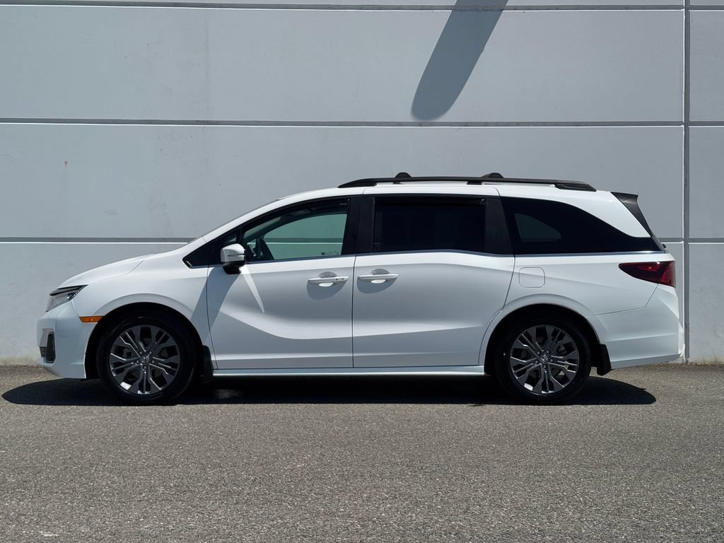 Used 2025 Honda Odyssey Touring image 4