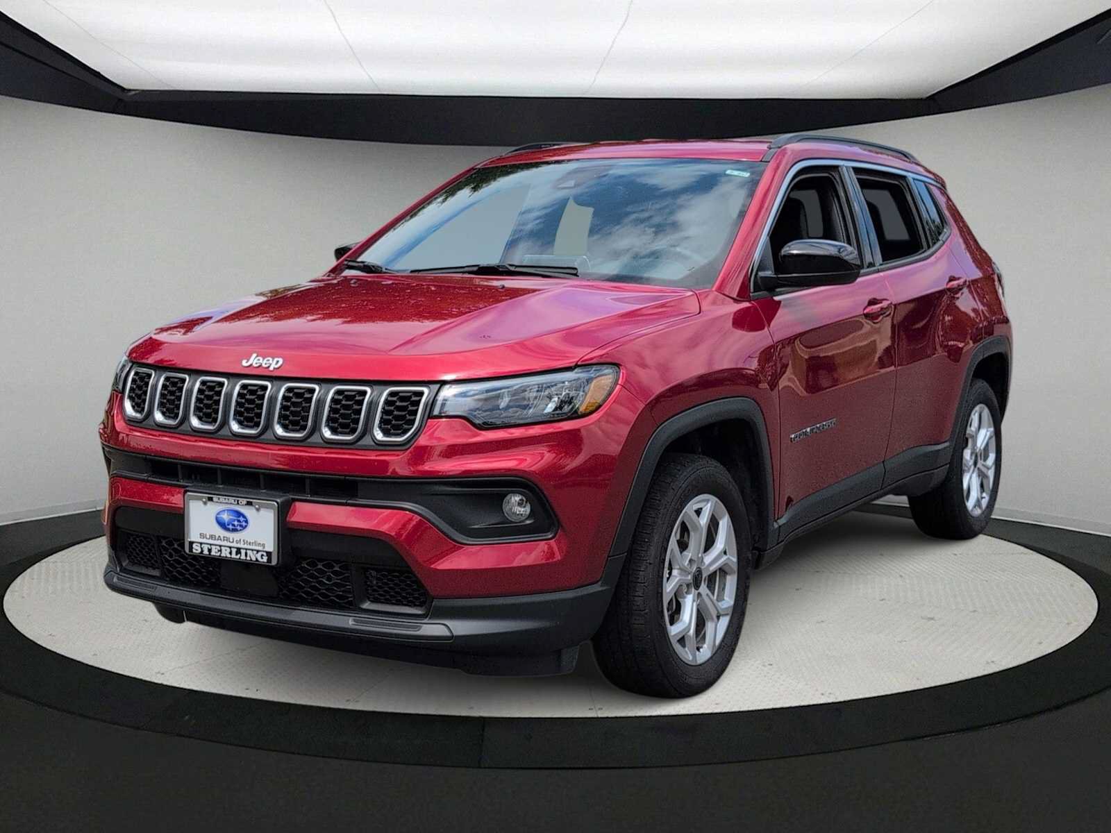 Used 2025 Jeep Compass Latitude AWD/4WD image 4