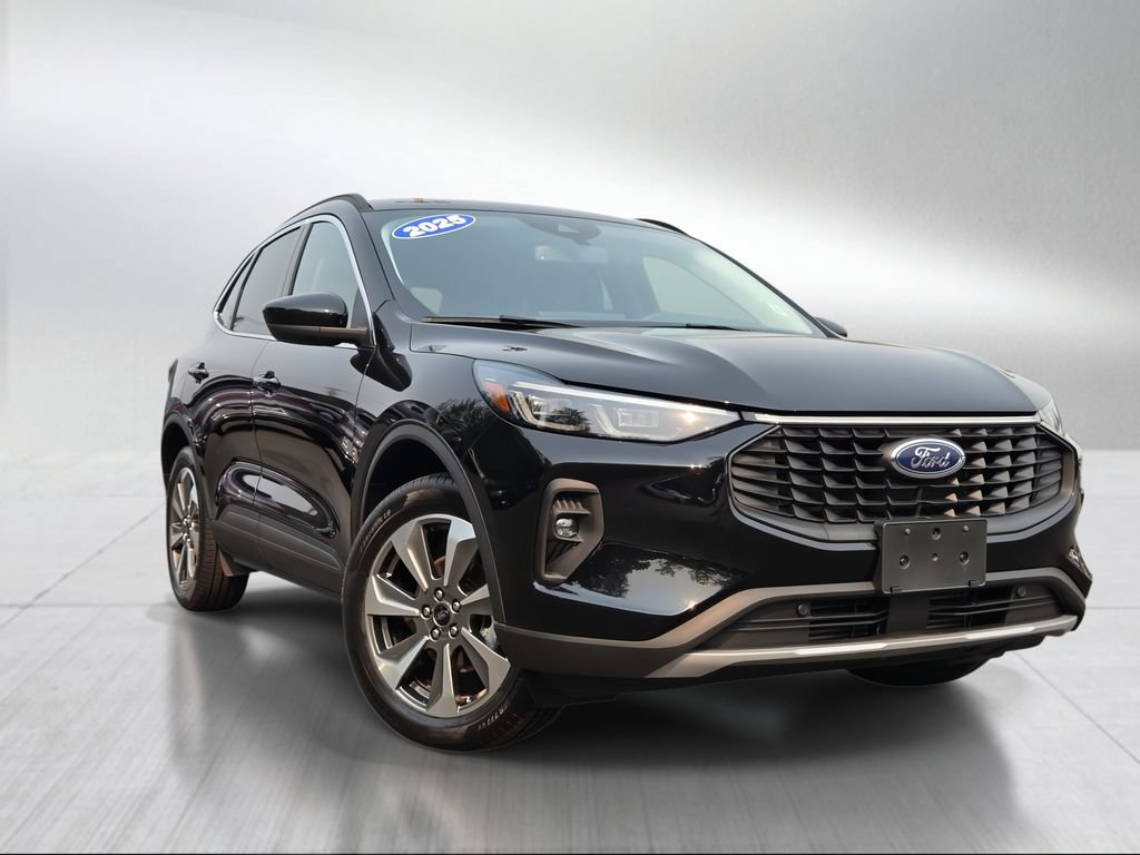 Used 2025 Ford Escape Platinum AWD/4WD image 1
