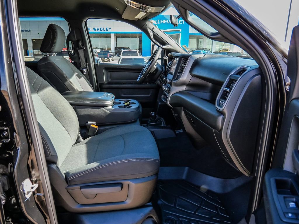 Used 2024 RAM 2500 Tradesman w/ Chrome Appearance Group image 14