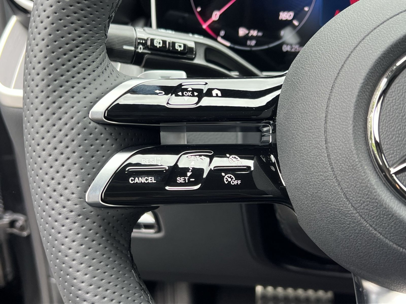 New 2026 Mercedes-Benz GLC 300 4MATIC image 36