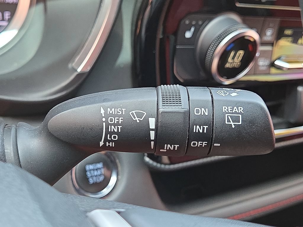Used 2022 Toyota Highlander XSE FWD image 28