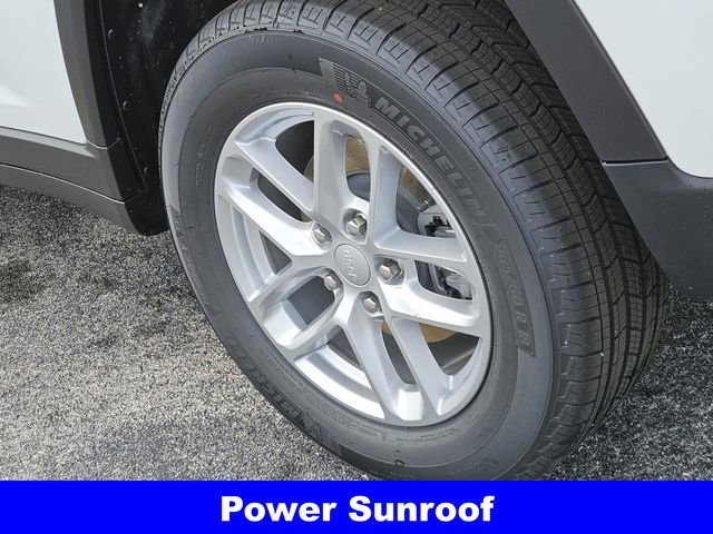 New 2025 Jeep Grand Cherokee Laredo image 10