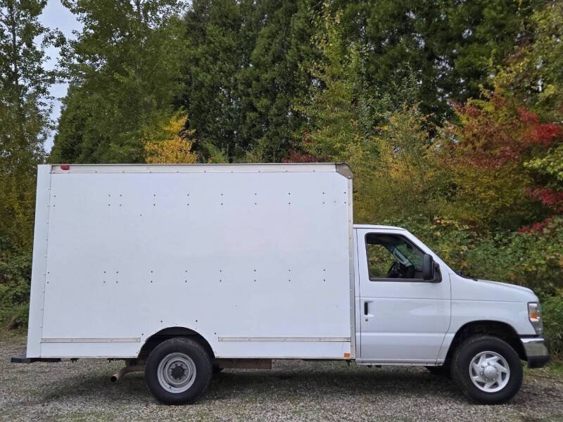 Used 2015 Ford E-350 and Econoline 350 Super Duty w/ Power Windows & Locks Group RWD image 4