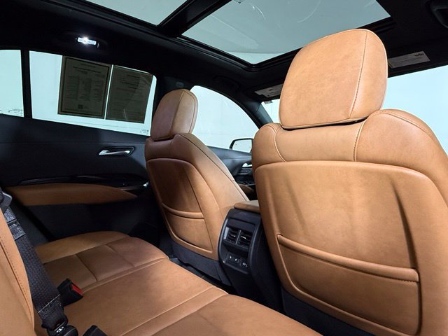 Used 2024 Cadillac XT4 Premium Luxury w/ Technology Package FWD image 18