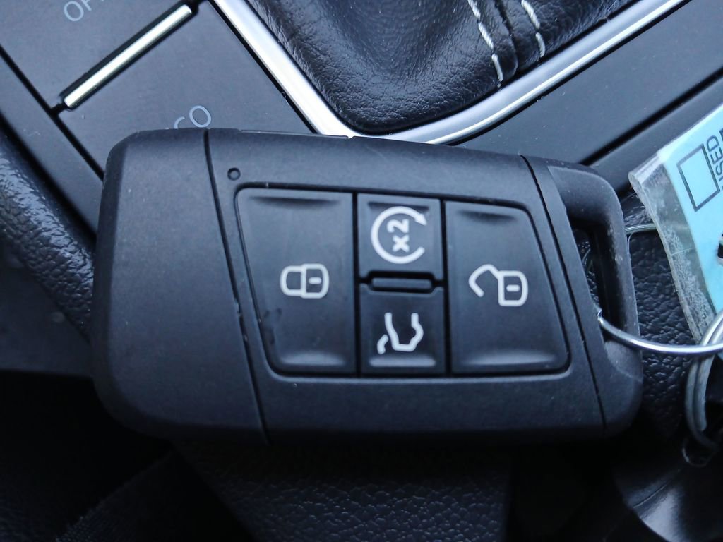 New 2026 Volkswagen Jetta SE FWD image 28