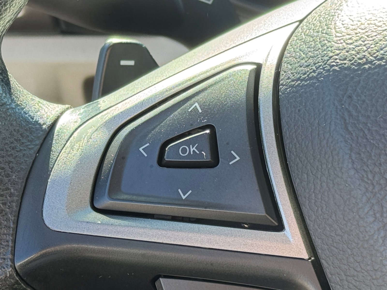 Used 2019 Ford Fusion SE image 18